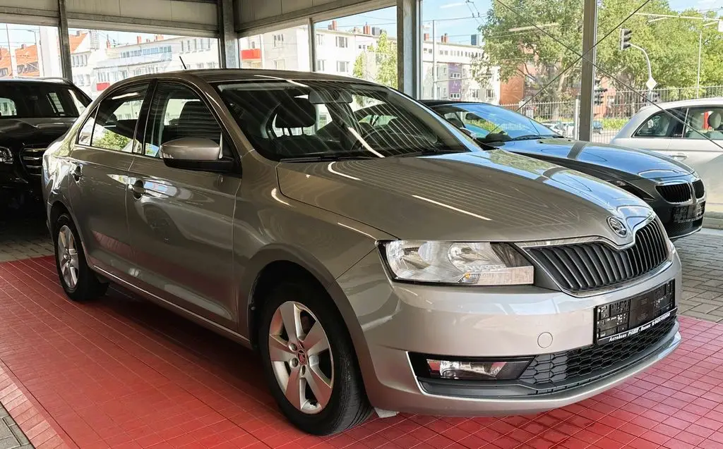 Photo 1 : Skoda Rapid 2018 Essence