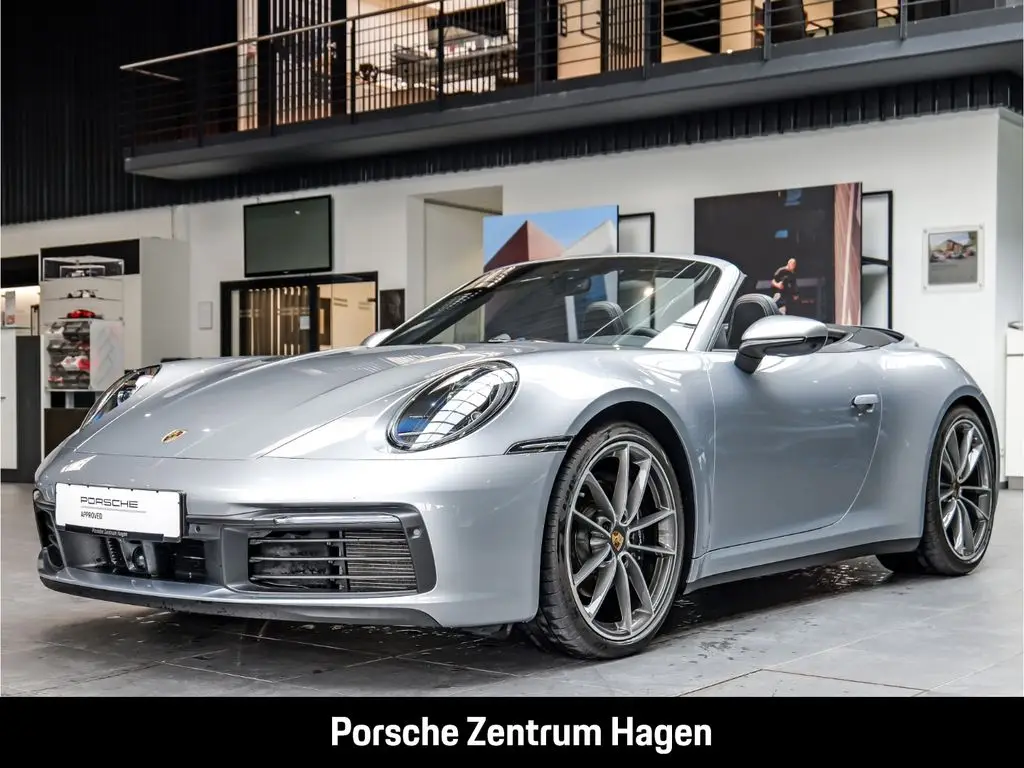 Photo 1 : Porsche 992 2020 Essence