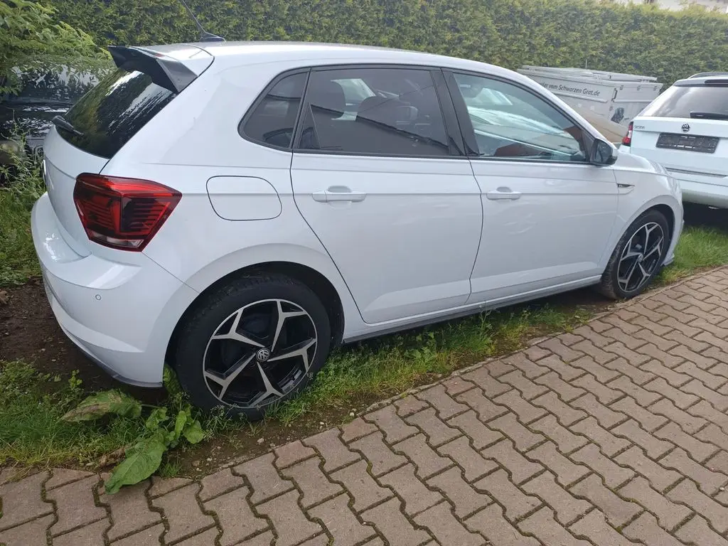 Photo 1 : Volkswagen Polo 2018 Petrol