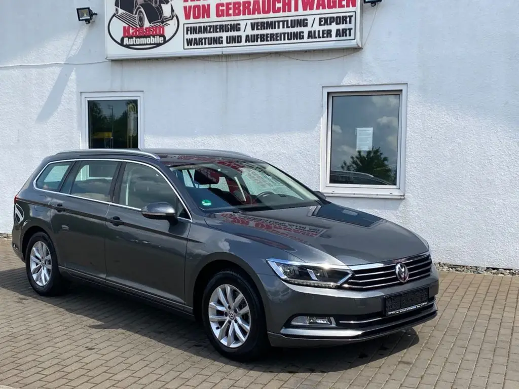 Photo 1 : Volkswagen Passat 2016 Essence