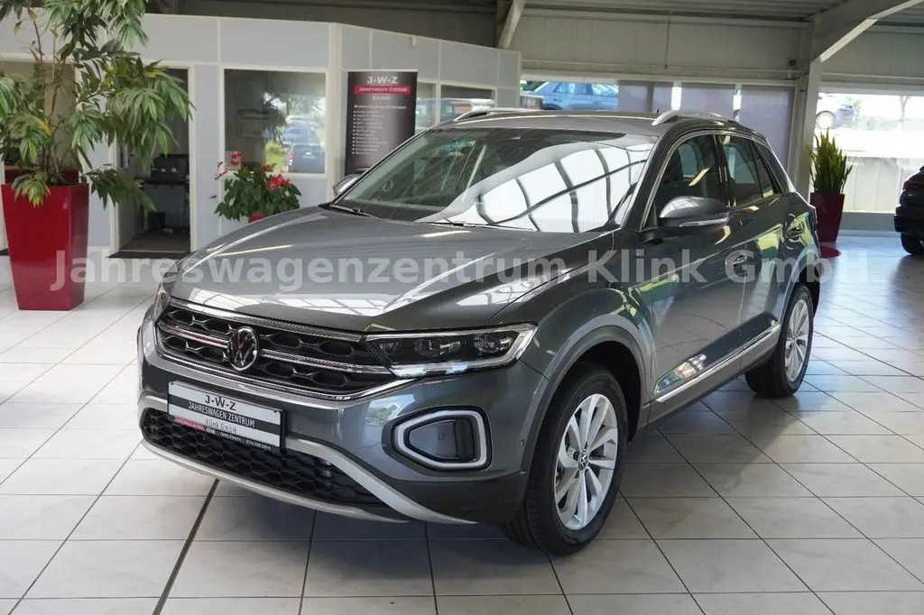 Photo 1 : Volkswagen T-roc 2024 Essence