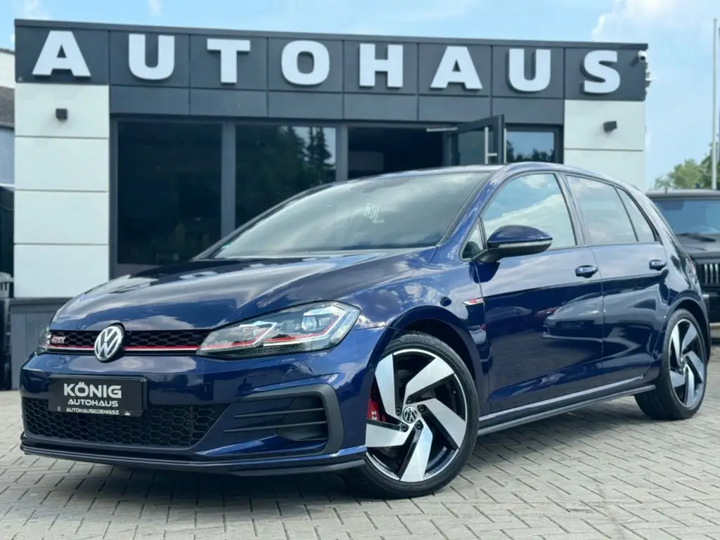 Photo 1 : Volkswagen Golf 2019 Petrol