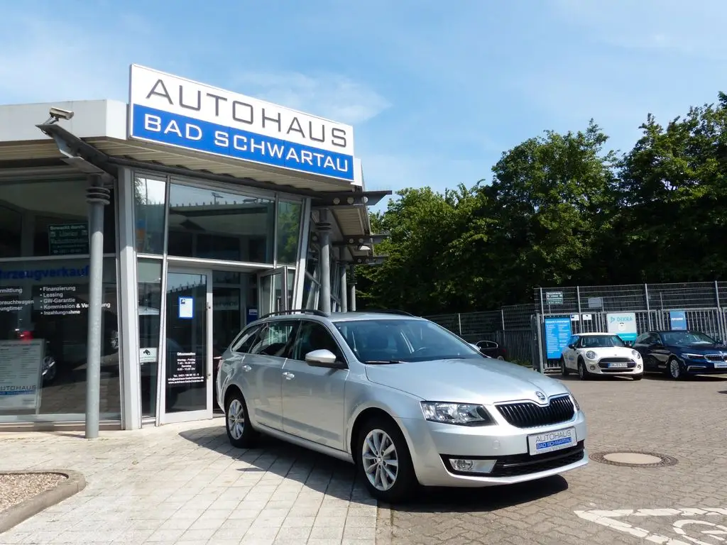 Photo 1 : Skoda Octavia 2016 Petrol