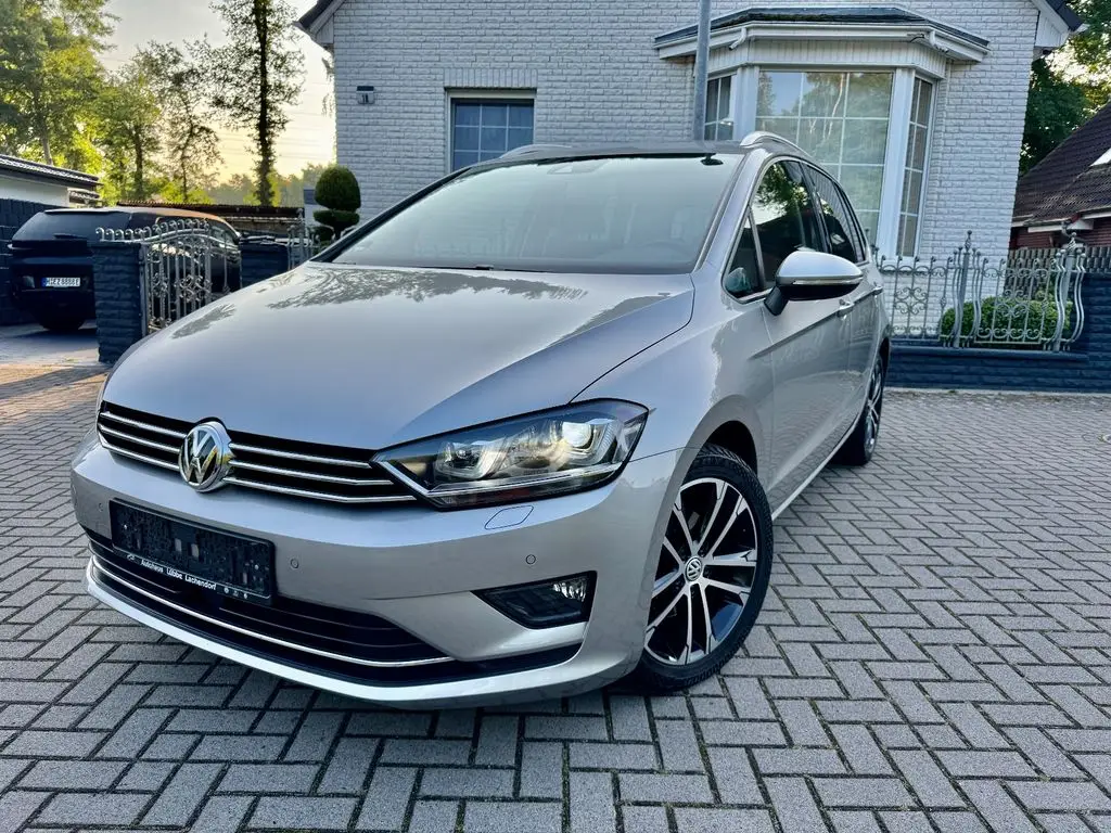 Photo 1 : Volkswagen Golf 2016 Petrol