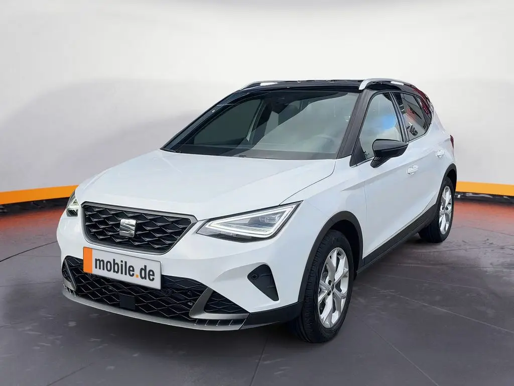 Photo 1 : Seat Arona 2024 Petrol