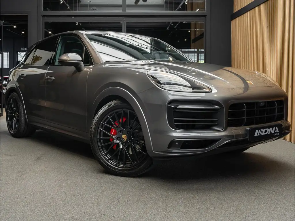 Photo 1 : Porsche Cayenne 2019 Essence