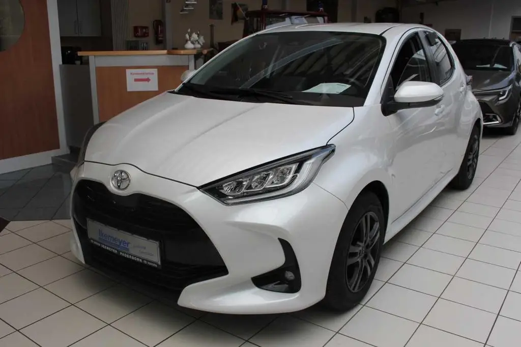 Photo 1 : Toyota Yaris 2021 Petrol