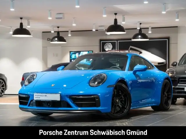 Photo 1 : Porsche 992 2021 Petrol