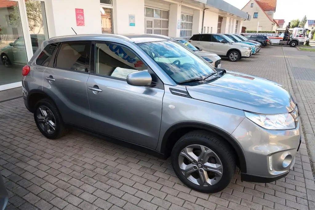 Photo 1 : Suzuki Vitara 2015 Petrol