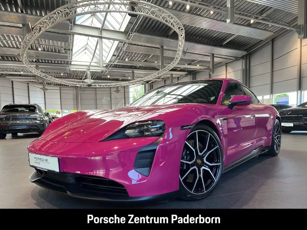 Photo 1 : Porsche Taycan 2023 Non renseigné