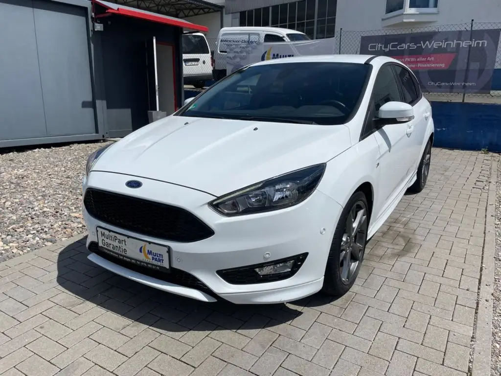 Photo 1 : Ford Focus 2016 Essence