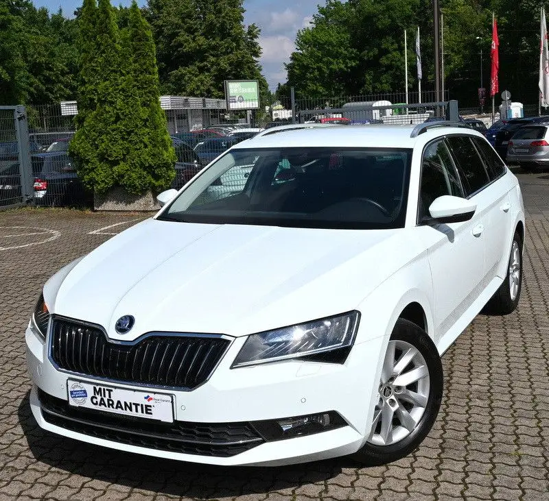 Photo 1 : Skoda Superb 2017 Essence