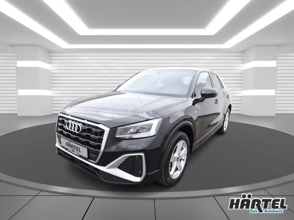 Photo 1 : Audi Q2 2023 Petrol