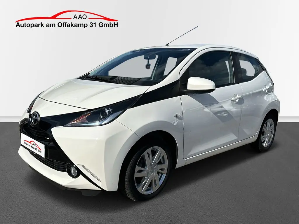 Photo 1 : Toyota Aygo X 2016 Petrol