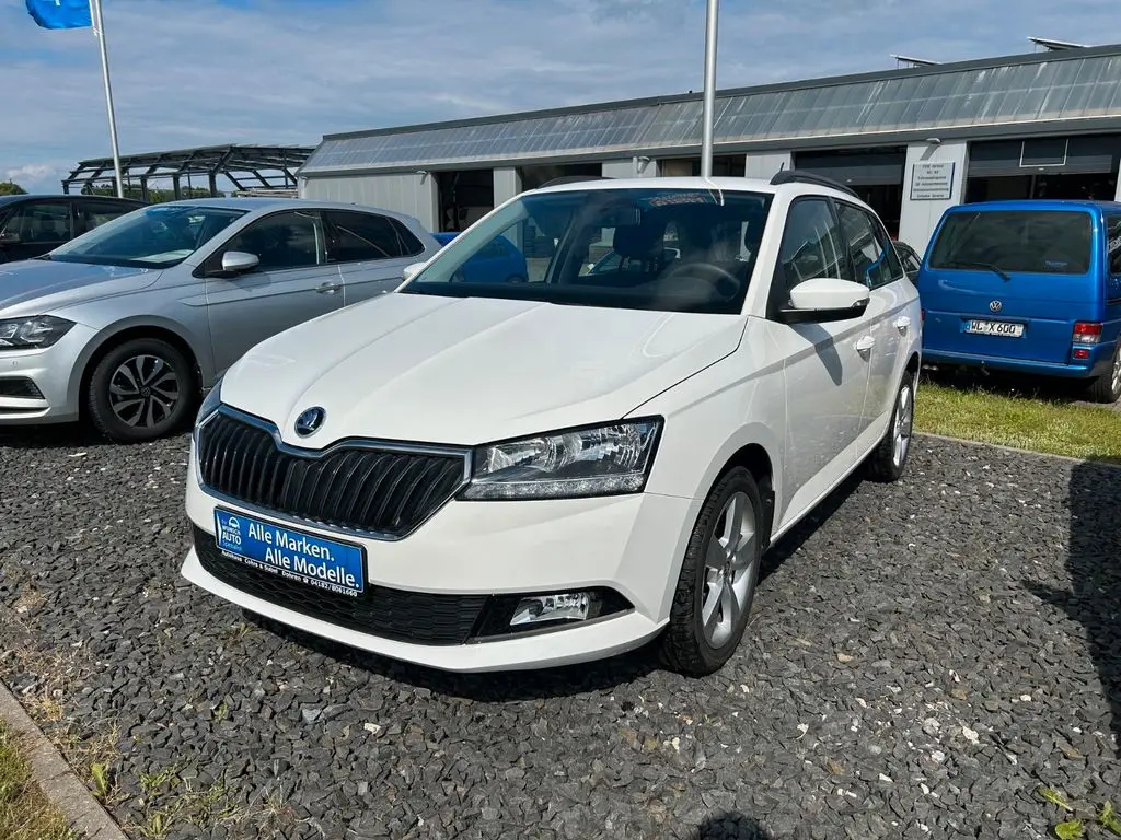 Photo 1 : Skoda Fabia 2020 Petrol