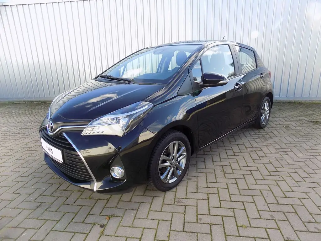 Photo 1 : Toyota Yaris 2016 Petrol