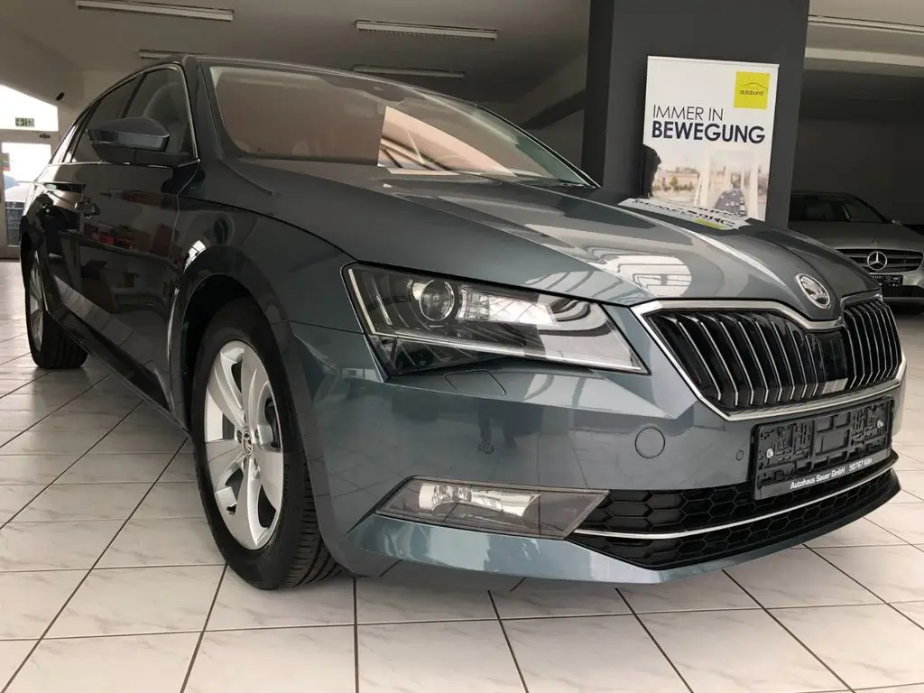 Photo 1 : Skoda Superb 2019 Essence