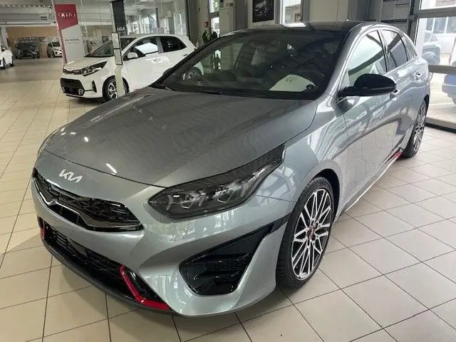 Photo 1 : Kia Proceed 2024 Essence