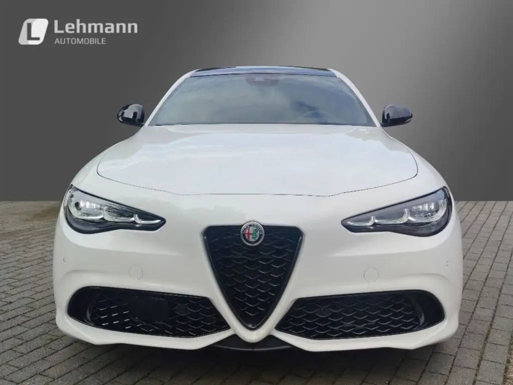 Photo 1 : Alfa Romeo Giulia 2024 Petrol