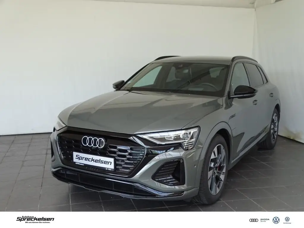 Photo 1 : Audi Q8 2023 Non renseigné