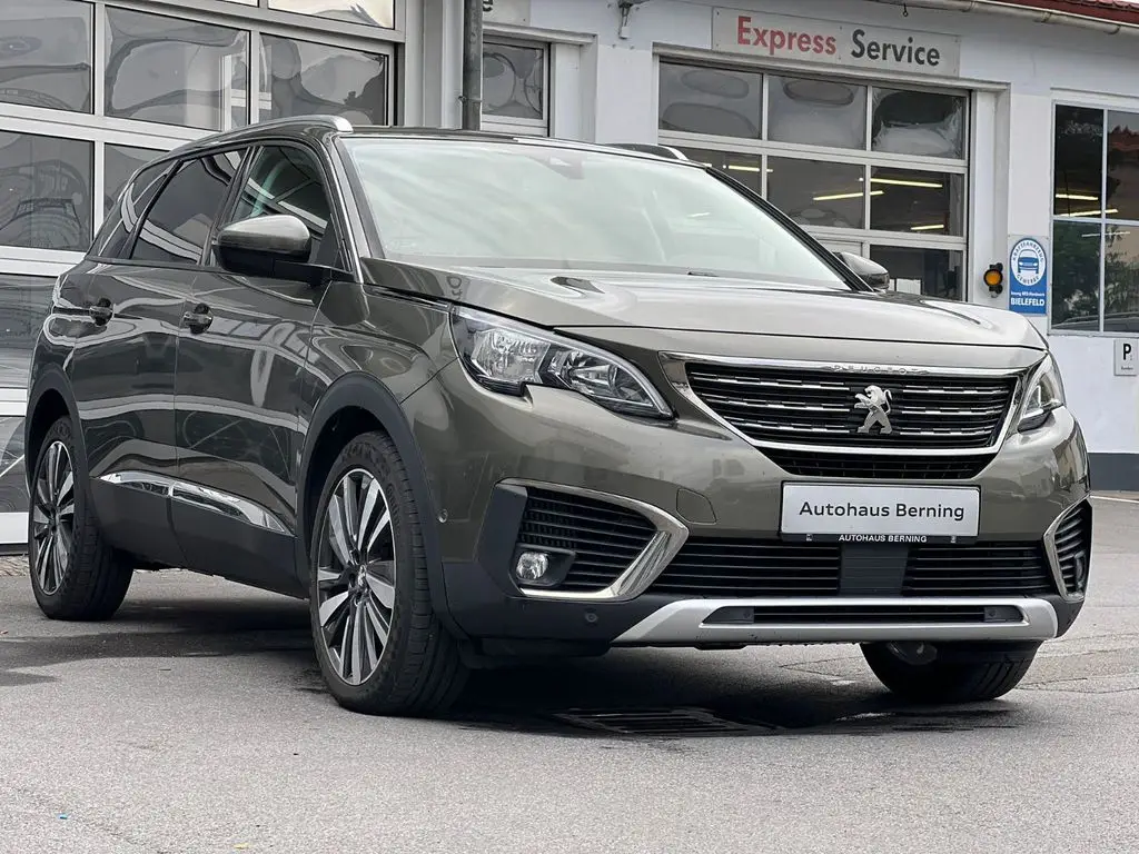 Photo 1 : Peugeot 5008 2017 Petrol