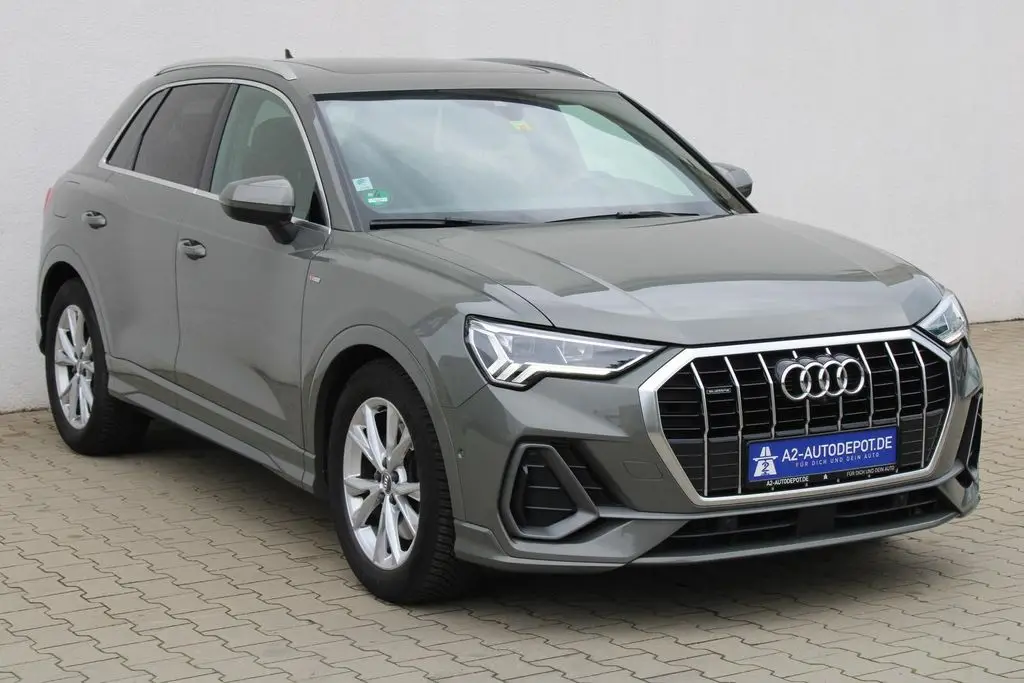 Photo 1 : Audi Q3 2019 Petrol