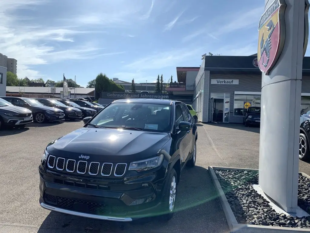 Photo 1 : Jeep Compass 2024 Petrol