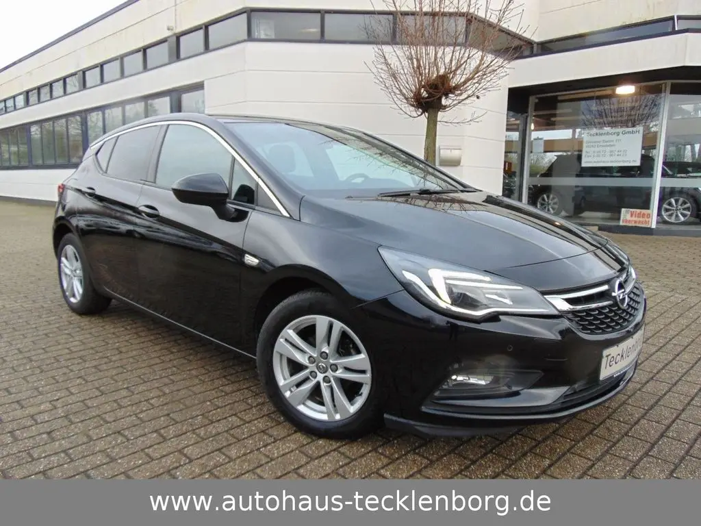 Photo 1 : Opel Astra 2018 Petrol