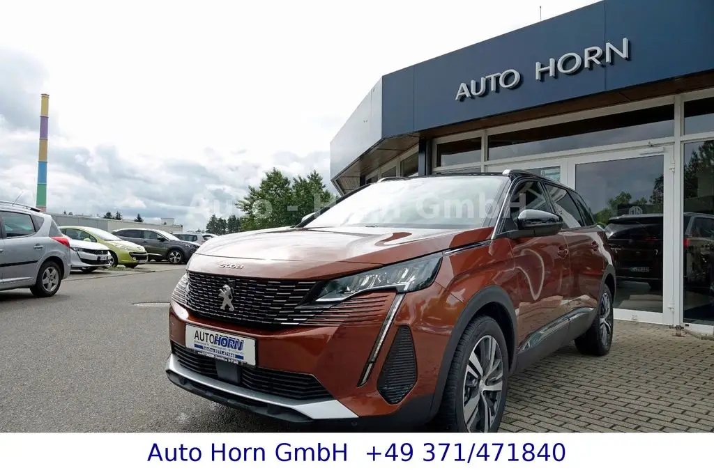 Photo 1 : Peugeot 5008 2023 Petrol