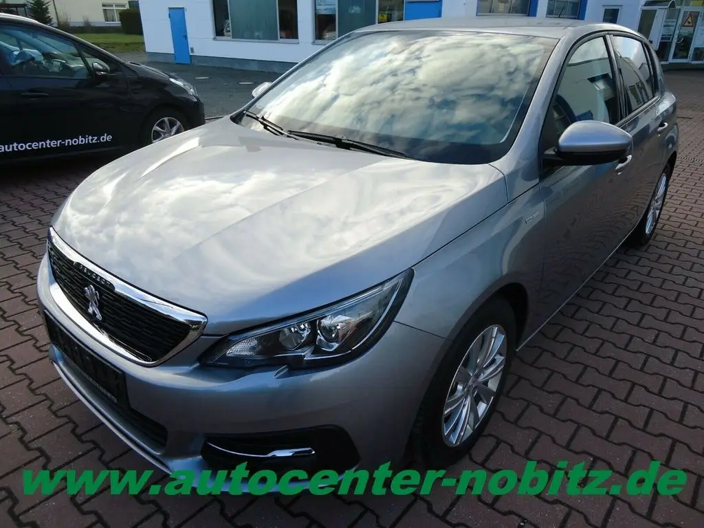 Photo 1 : Peugeot 308 2020 Petrol