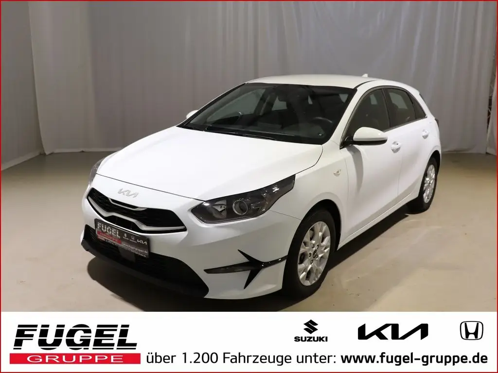 Photo 1 : Kia Ceed 2023 Essence