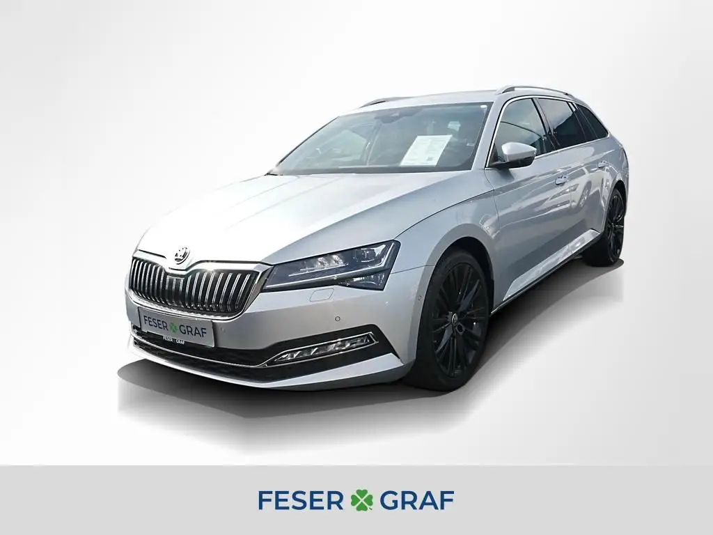 Photo 1 : Skoda Superb 2023 Petrol