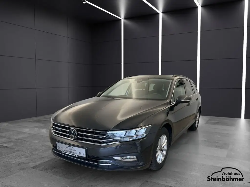 Photo 1 : Volkswagen Passat 2023 Essence