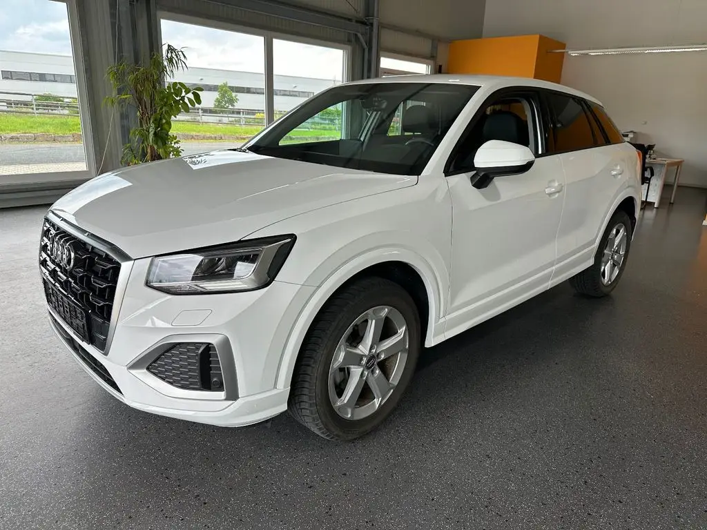 Photo 1 : Audi Q2 2023 Petrol