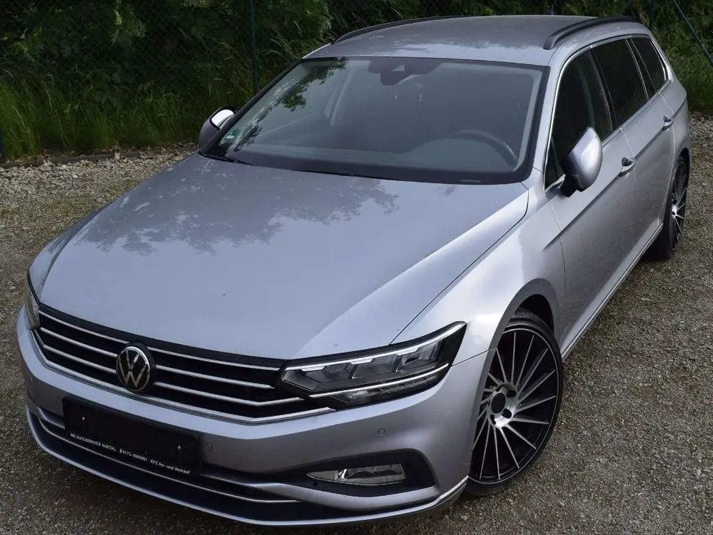 Photo 1 : Volkswagen Passat 2021 Petrol