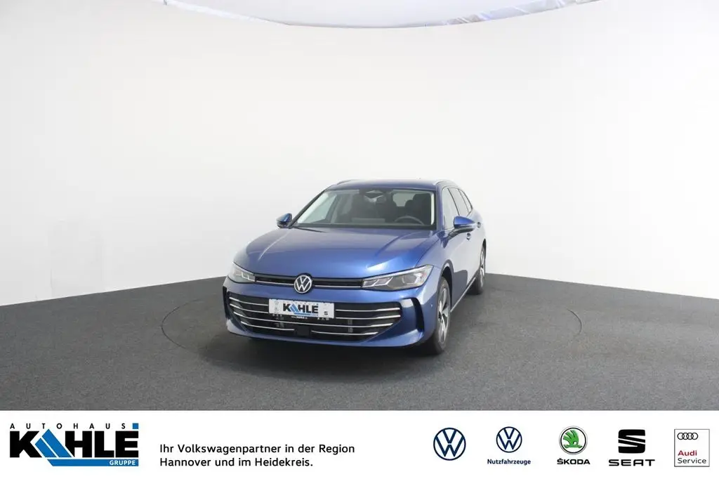 Photo 1 : Volkswagen Passat 2024 Petrol