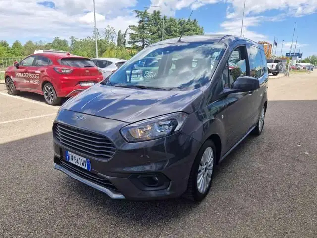 Photo 1 : Ford Tourneo 2019 Essence