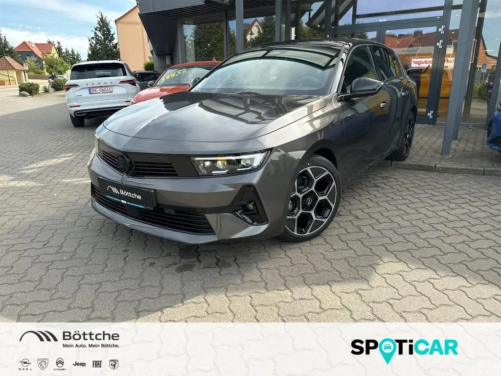 Photo 1 : Opel Astra 2024 Petrol