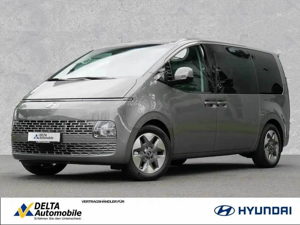 Photo 1 : Hyundai Staria 2024 Diesel