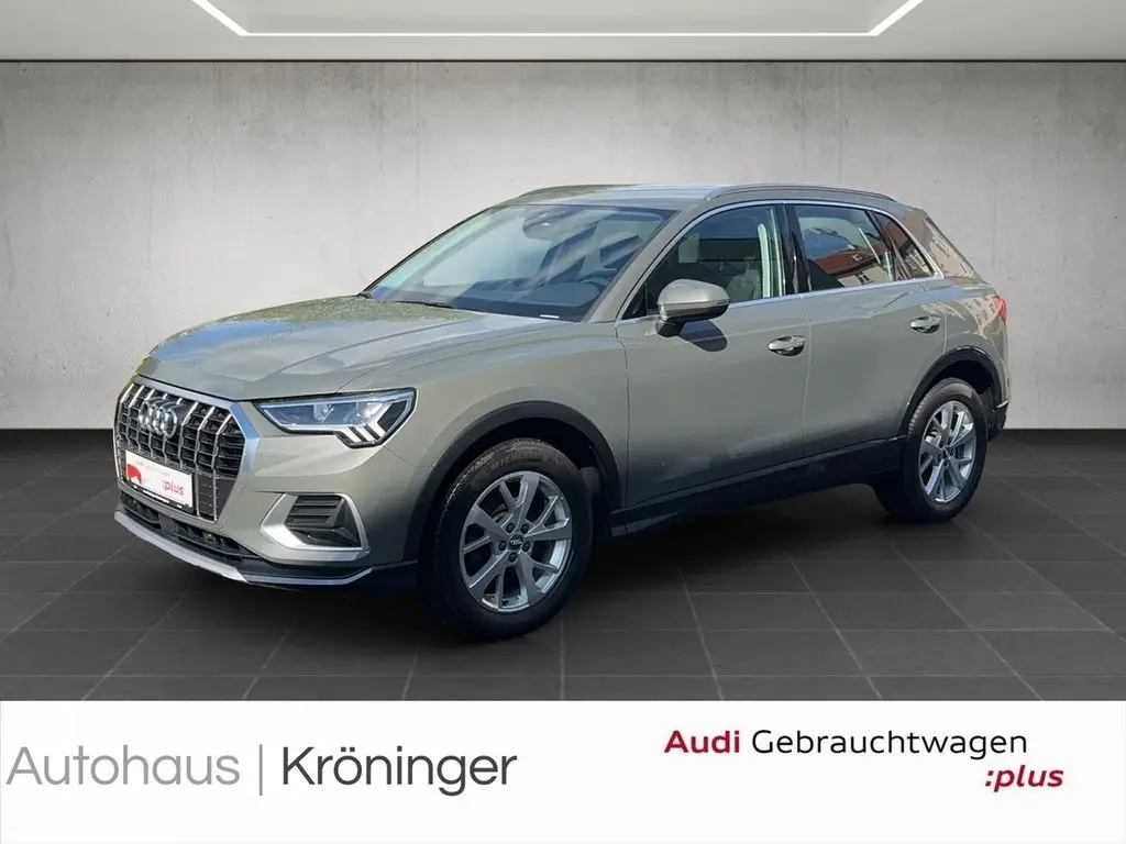 Photo 1 : Audi Q3 2019 Petrol