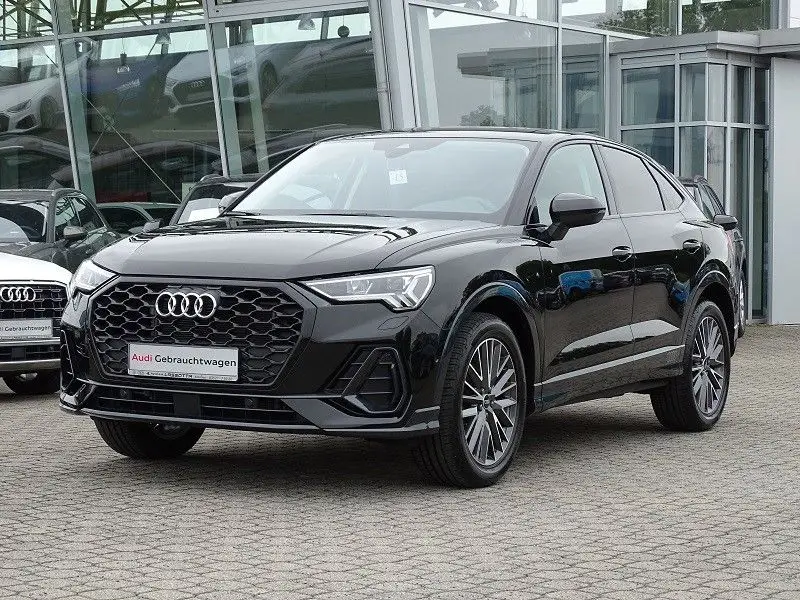 Photo 1 : Audi Q3 2023 Essence