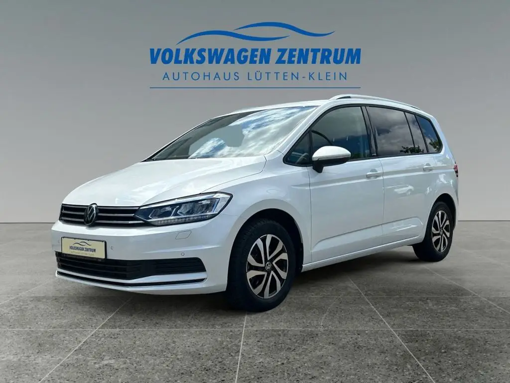 Photo 1 : Volkswagen Touran 2023 Essence