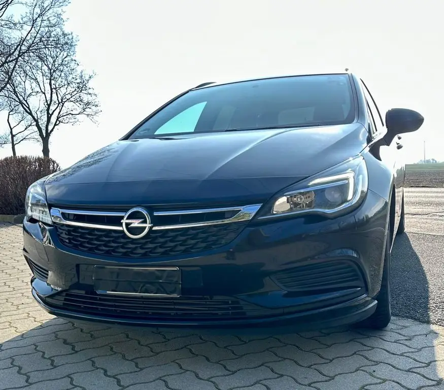 Photo 1 : Opel Astra 2018 Diesel