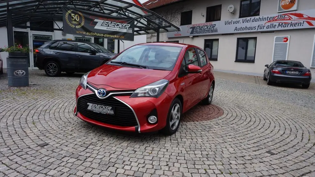 Photo 1 : Toyota Yaris 2016 Hybrid