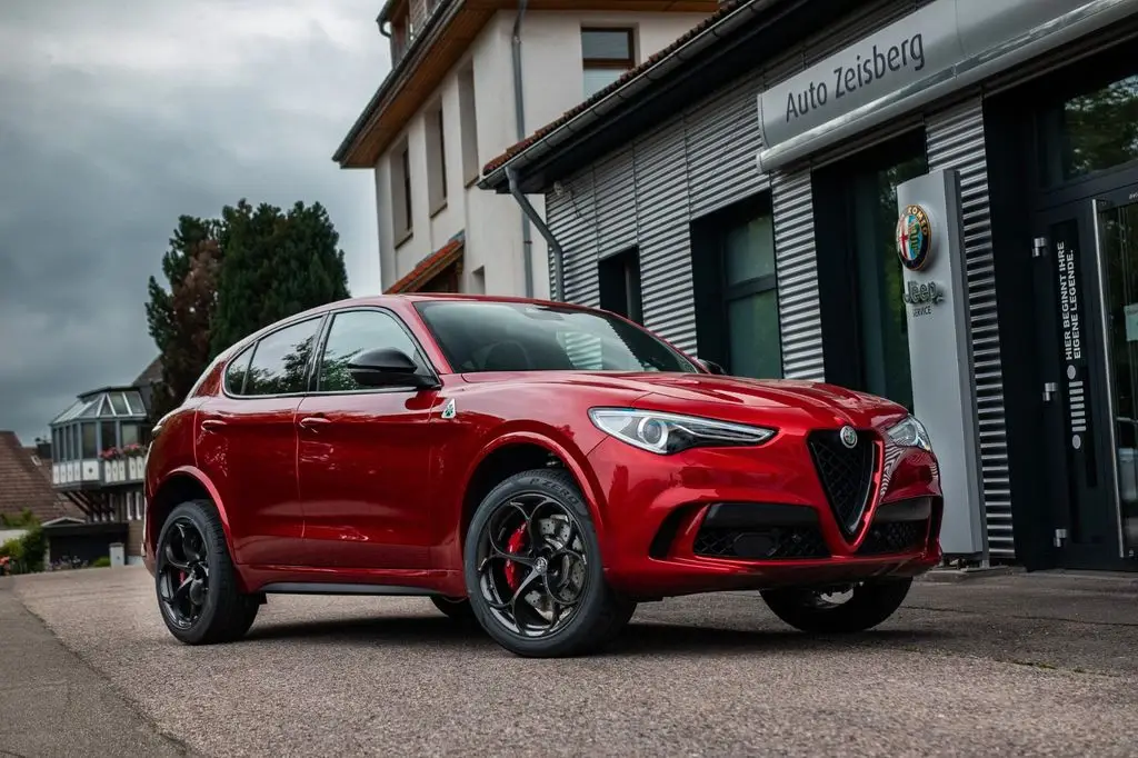 Photo 1 : Alfa Romeo Stelvio 2024 Essence