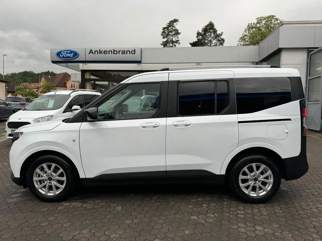 Photo 1 : Ford Tourneo 2024 Essence