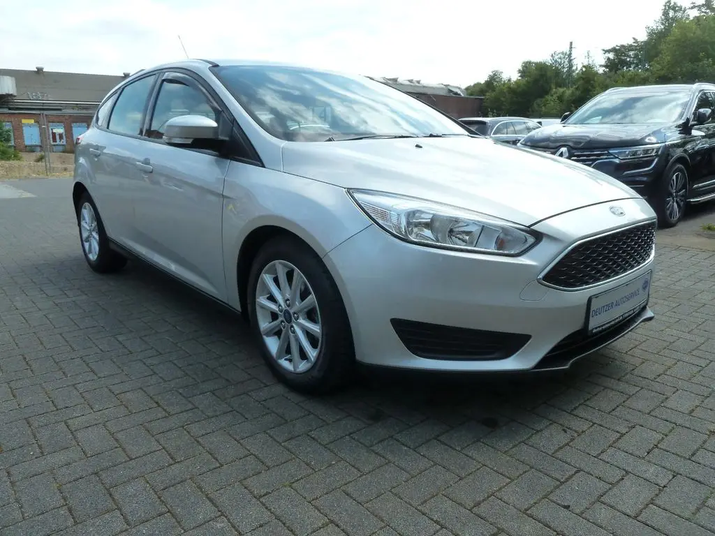 Photo 1 : Ford Focus 2015 Petrol