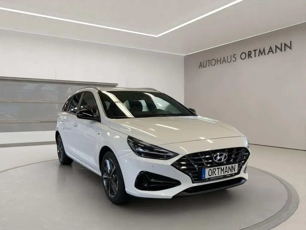 Photo 1 : Hyundai I30 2024 Petrol