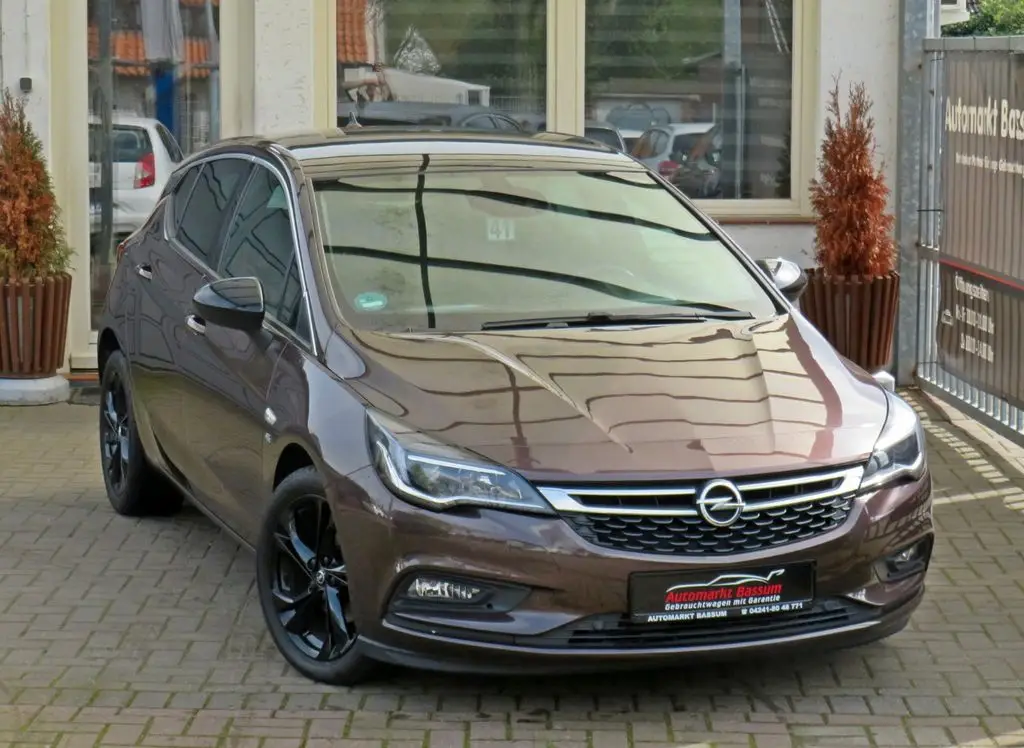 Photo 1 : Opel Astra 2018 Petrol