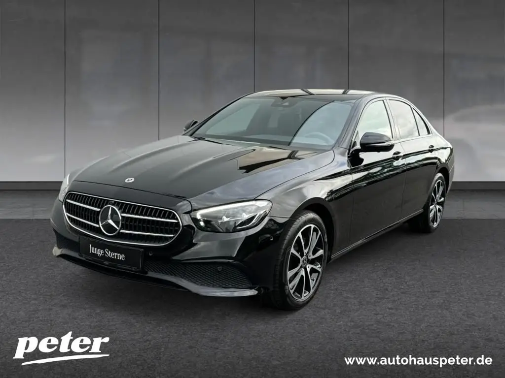 Photo 1 : Mercedes-benz Classe E 2023 Petrol